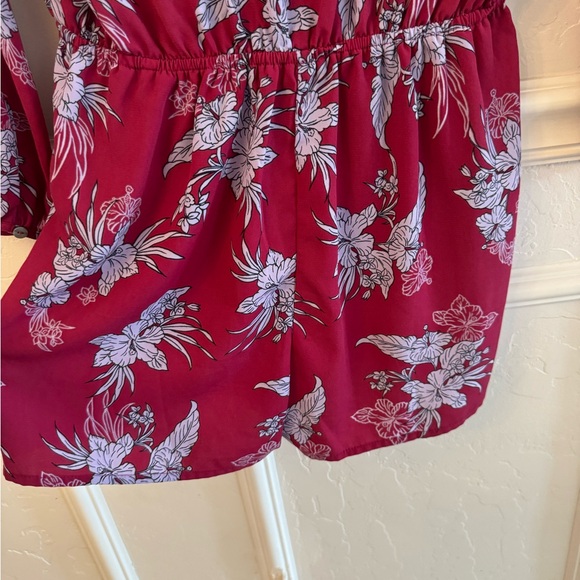NWOT Button Up Short Floral Romper Size Small - Picture 9 of 13